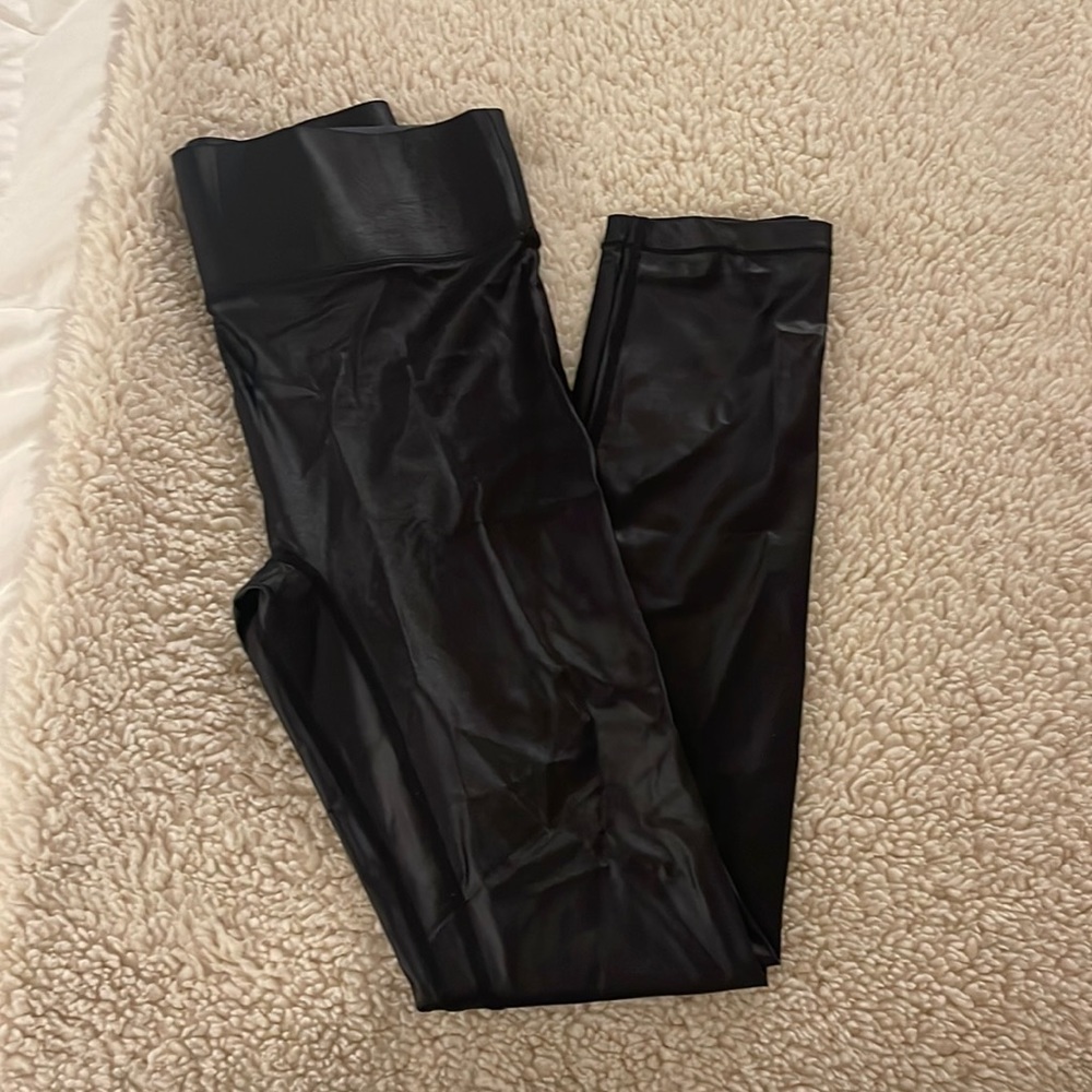 Bandier All Access - High waisted center stage. NWT